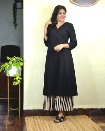 Dots n Matrix-Handloom Scalloped Neck Kurti