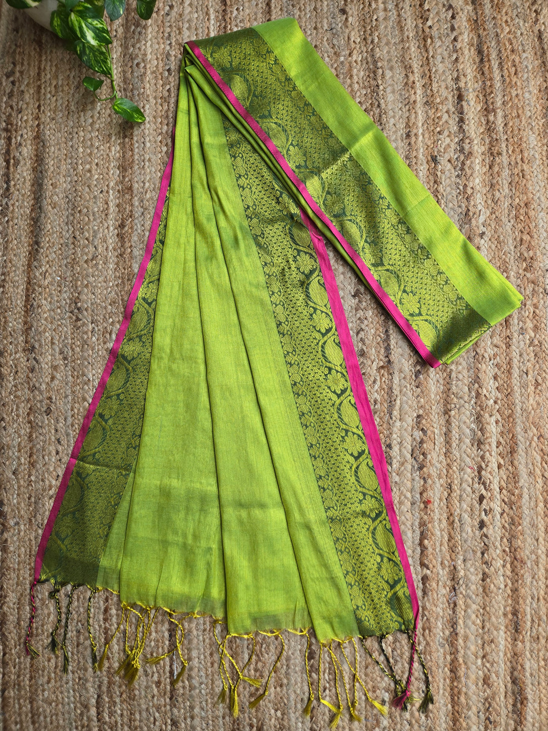 Mul Tissue Saree - Parrot Green