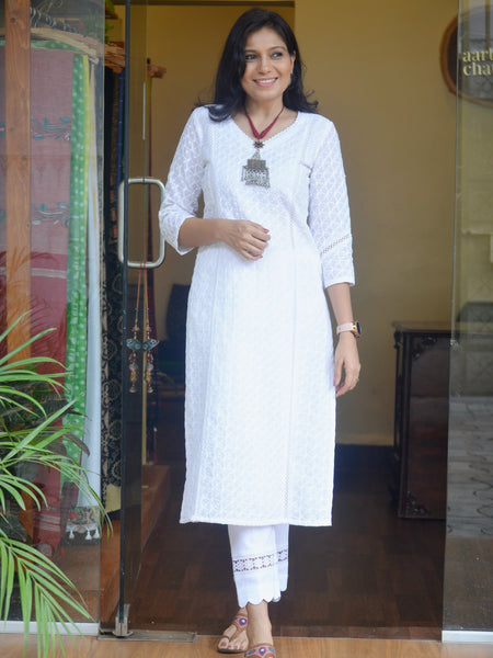 Leher' - Chikan Cotton White Kurti