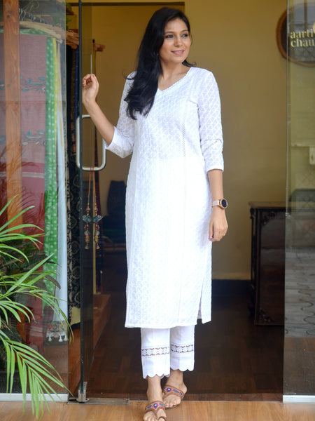 Leher' - Chikan Cotton White Kurti