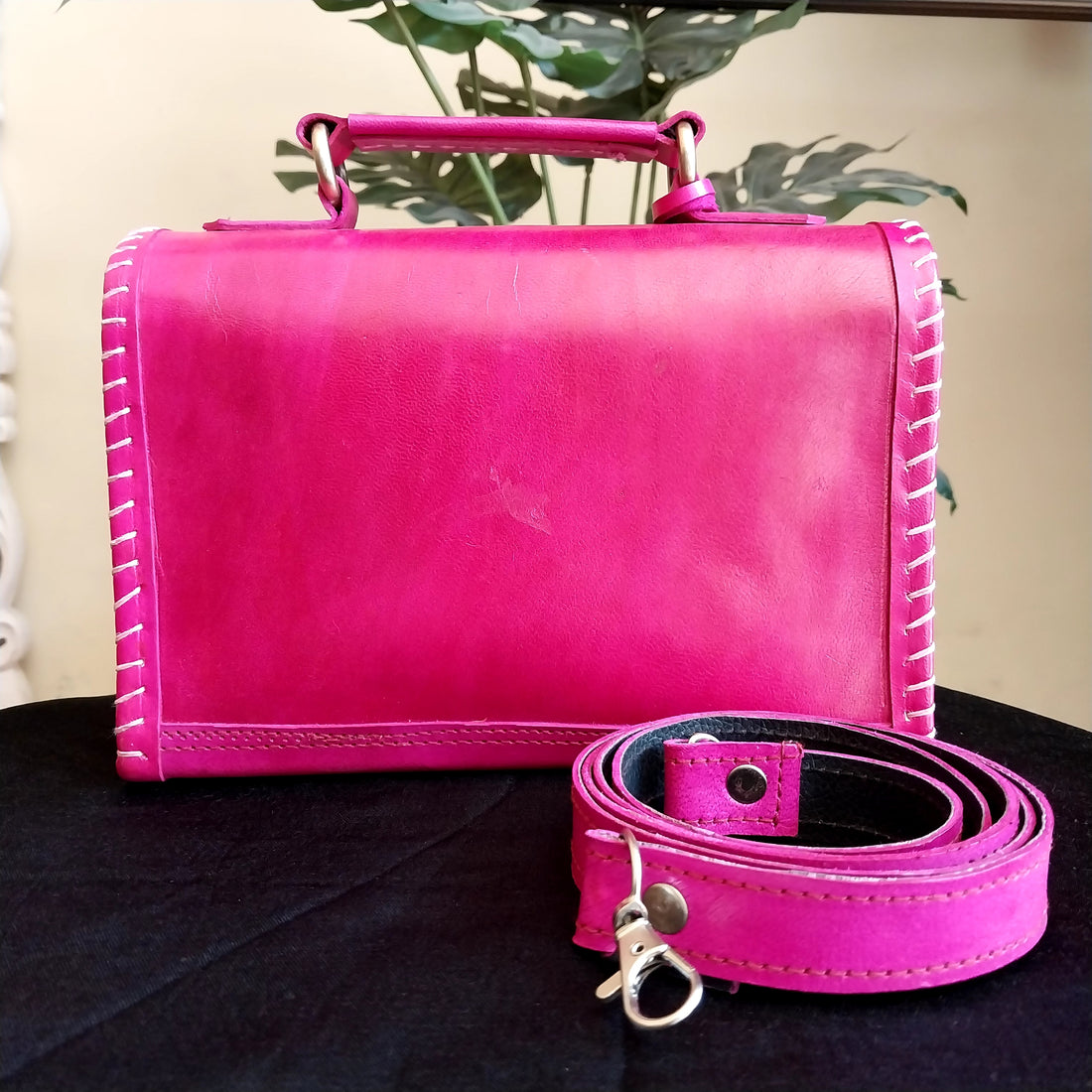 Leather Embroidered hand embroiderd hand bag - Pink