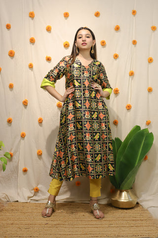 Rang Patola'- Mashroo Silk Kurti Black