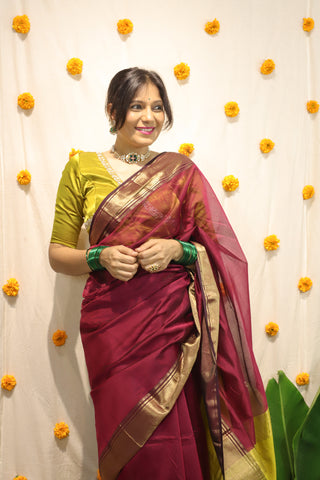 "Gauri" Maheshwari Silk Handloom Saree-Magenta