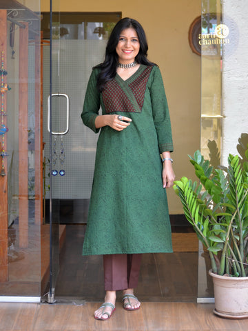 Bagh-e-Noor Straight Fit Kurta - Green
