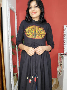 'Pako Bharat'-Black Shrug