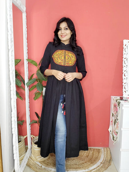 'Pako Bharat'-Black Shrug