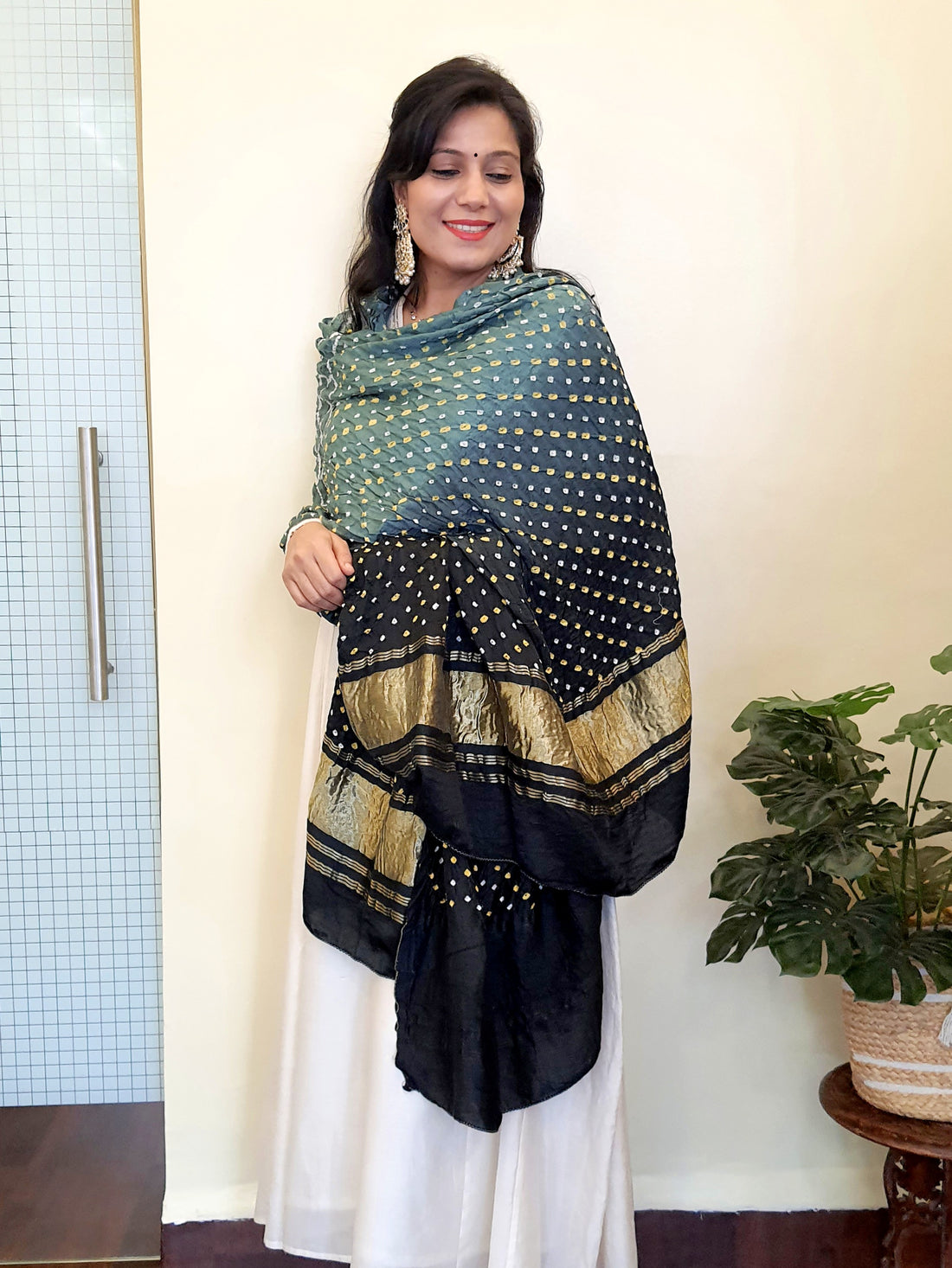 Gajji Silk Bandhani Dupatta Grey-Black