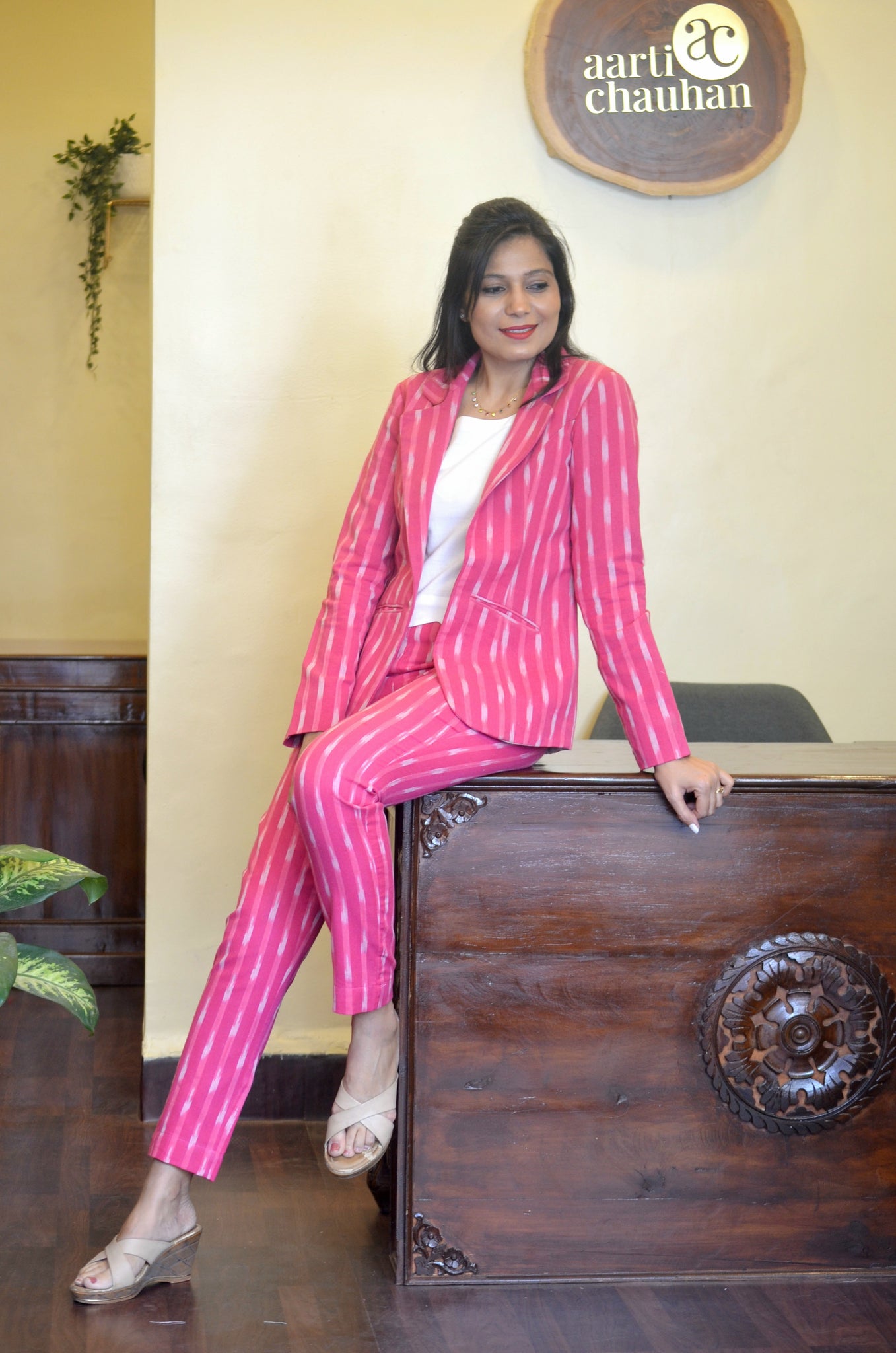 Woven Ikkat Blazer-Pink