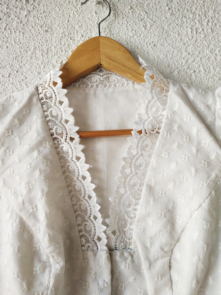 'Leher'-White Chikan Cotton Blouse