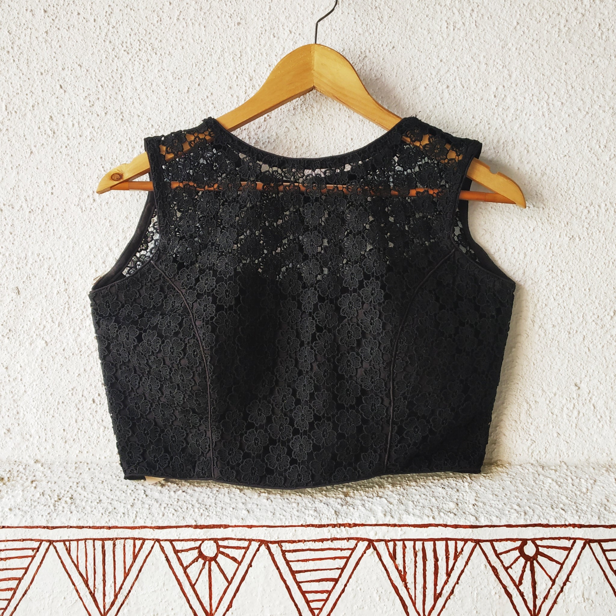 Lacy'-Black Sleevless Blouse